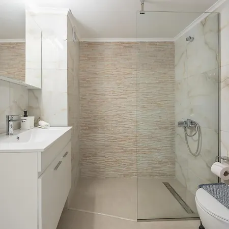 Kastela's Harbor Retreat With Jacuzzi Apartment Piraeus
