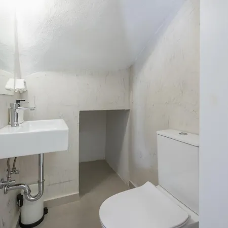 Apartment Kastela's Harbor Retreat With Jacuzzi Piraeus
