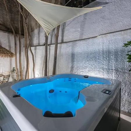 Kastela's Harbor Retreat With Jacuzzi *